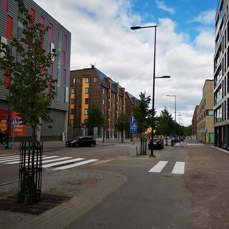 Ruby Studio 5Min To Vantaa Airport And 20Min To Helsinki Center Apartment ภายนอก รูปภาพ